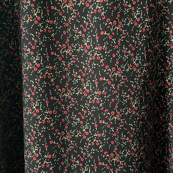 🔴 Floral Black Open Back V Cut Mini Dress, Pre-loved - Picture 5 of 14